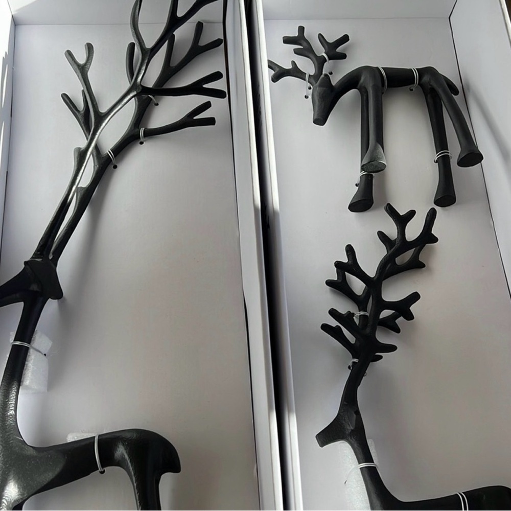 Black Deer
 Decor